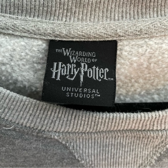 Harry Potter The Wizard World Slytherin Crest Sweatshirt.. size M - Picture 5 of 10